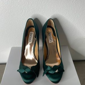 Badgley Mischka Emerald Green Satin Rhinestone Diamond Leather Heels